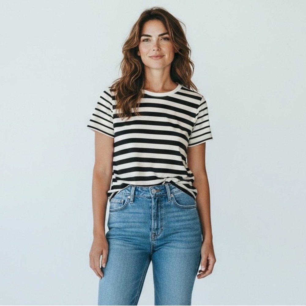 Madewell.Size XS. Everyday Boxy Crop Tee/Black and White Short Sleeve T-Shirt